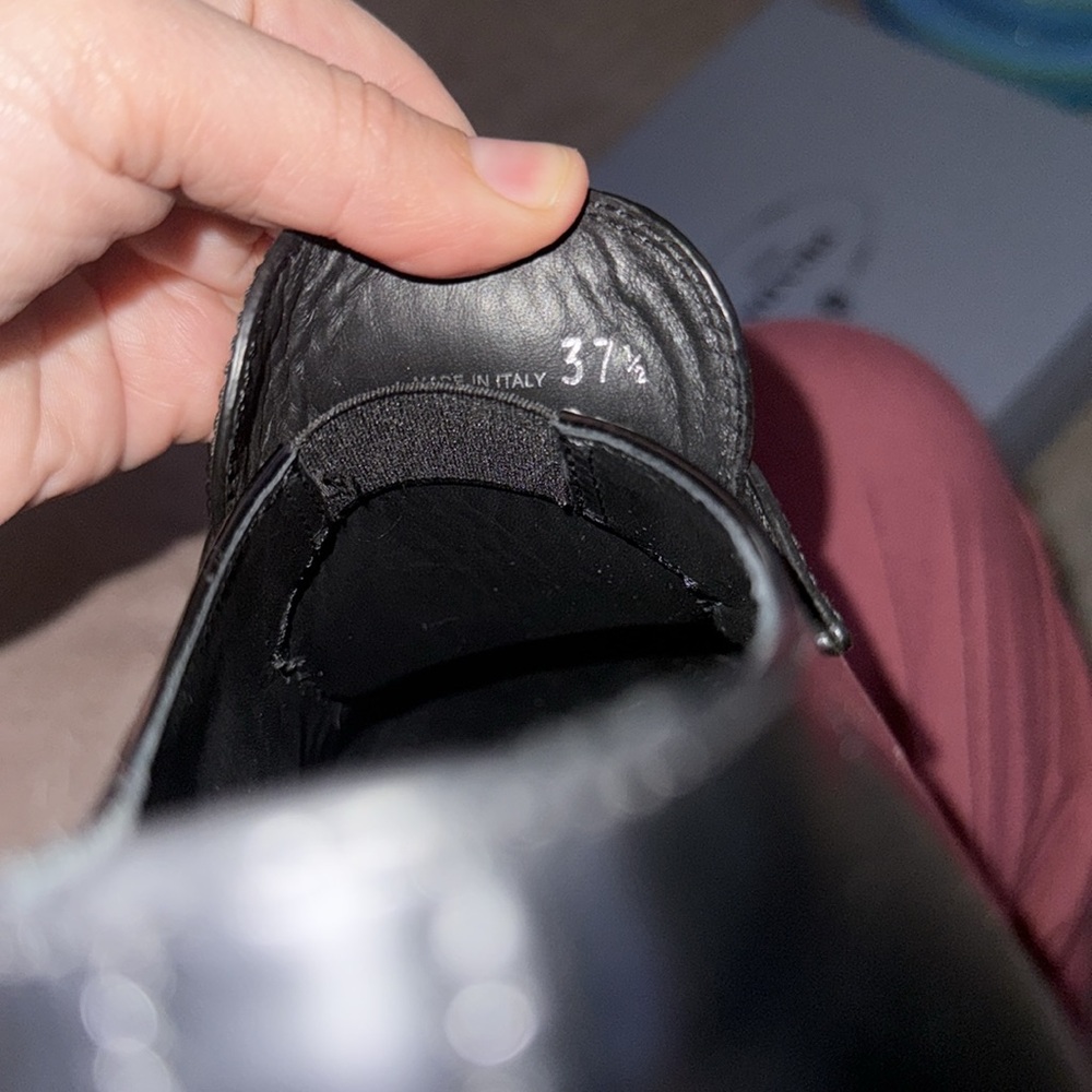 Prada Black Leather Women's Loafers - Picture 6 of 6